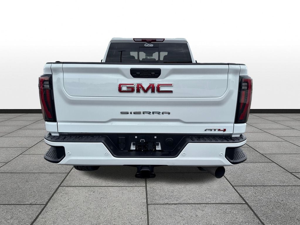 2025 GMC Sierra 2500HD 4WD Crew Cab Standard Bed AT4