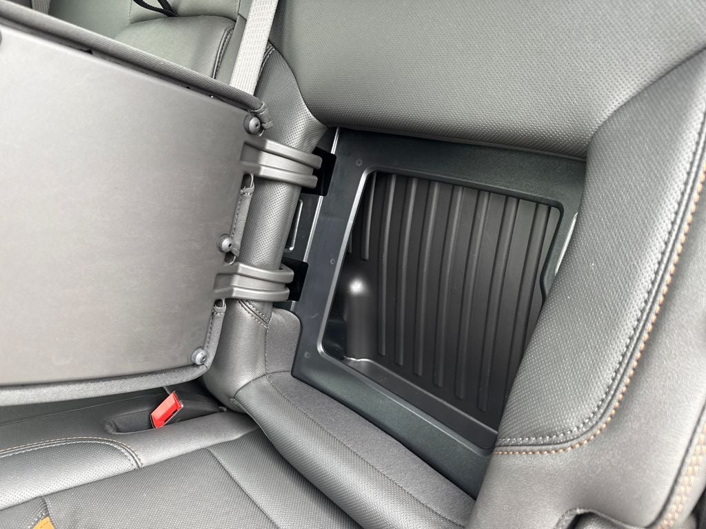 2025 GMC Sierra 2500HD 4WD Crew Cab Standard Bed AT4