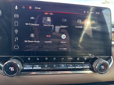 2023 GMC Canyon 4WD Crew Cab Short Box Denali