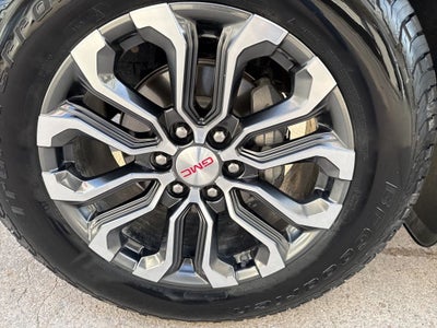 2023 GMC Canyon 4WD Crew Cab Short Box Denali