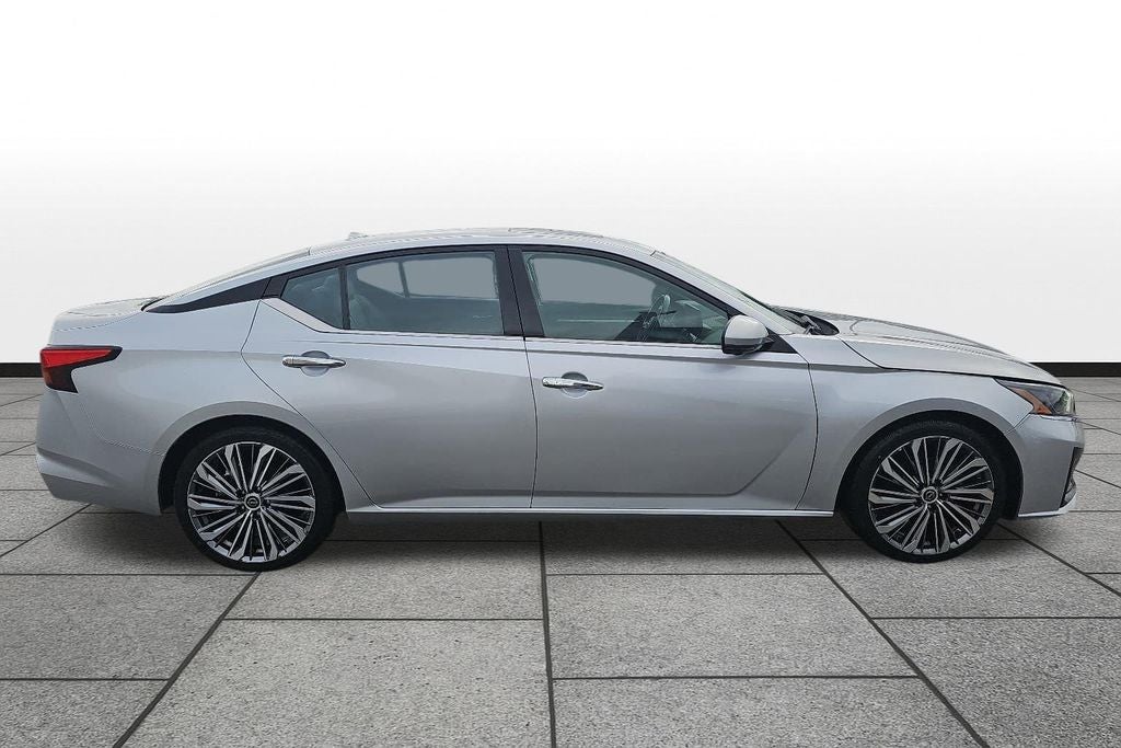 2023 Nissan Altima SL FWD