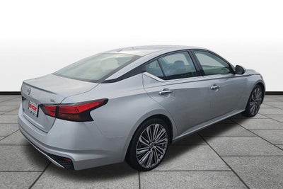 2023 Nissan Altima SL FWD