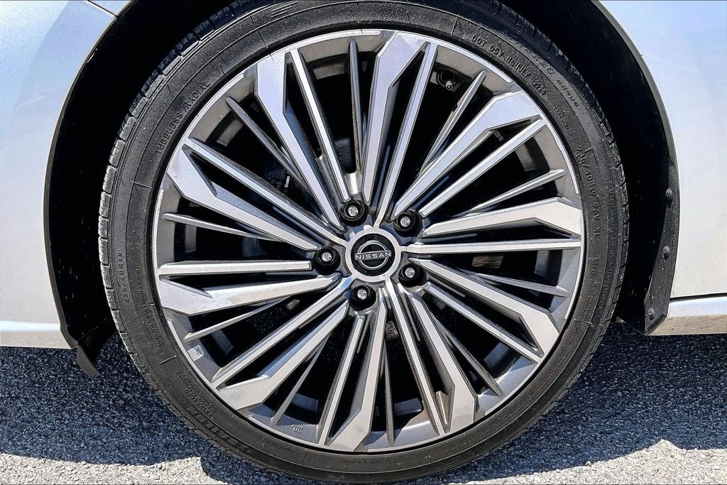 2023 Nissan Altima SL FWD