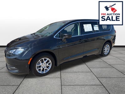 2023 Chrysler Voyager LX