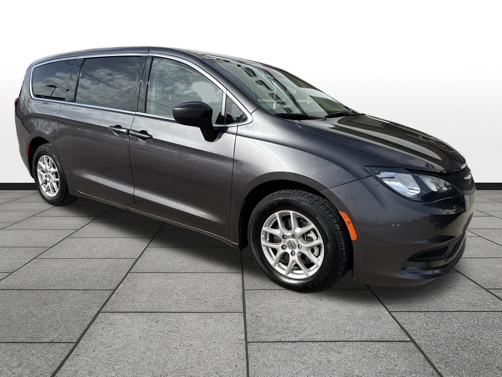 2023 Chrysler Voyager LX