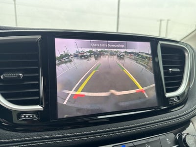 2023 Chrysler Pacifica Hybrid Touring L
