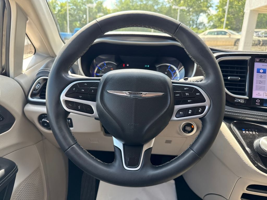 2024 Chrysler Pacifica Hybrid Select