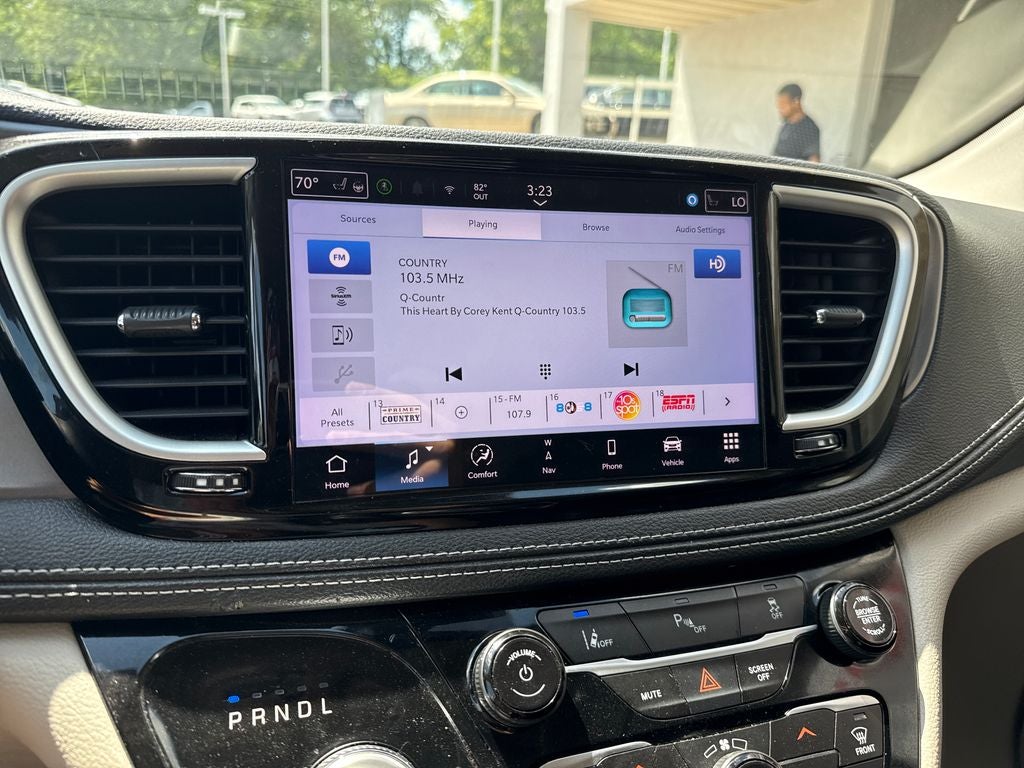 2024 Chrysler Pacifica Hybrid Select