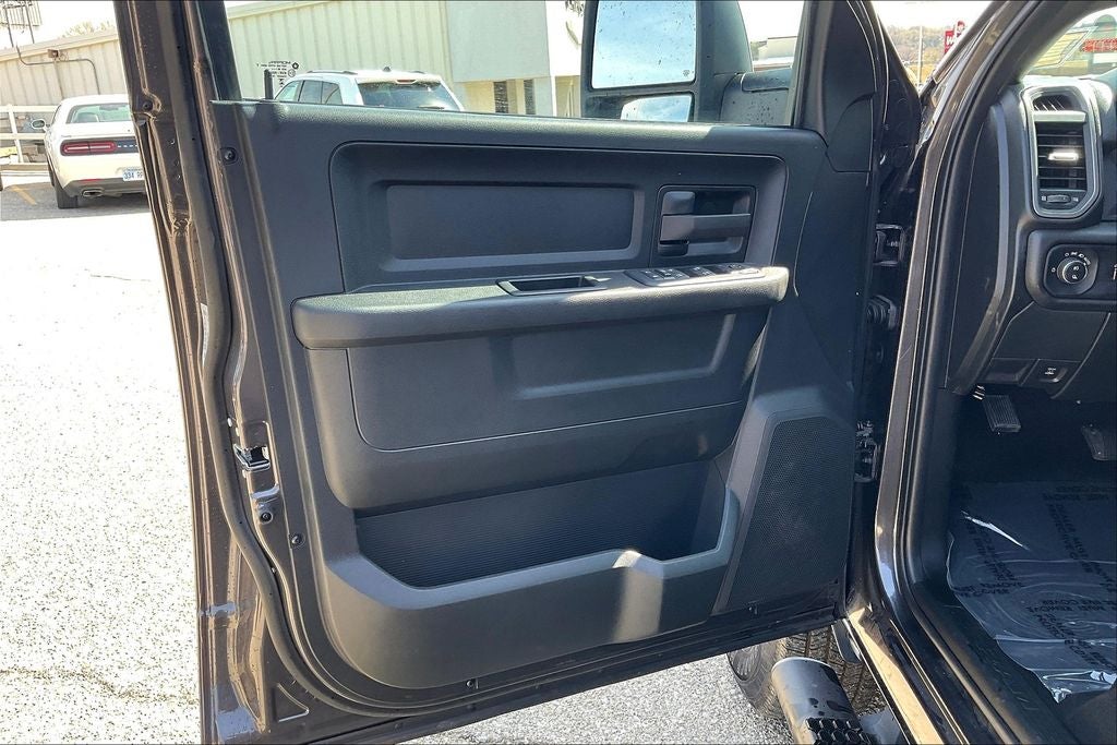 2025 RAM 2500 Tradesman Crew Cab 4x4 6'4' Box