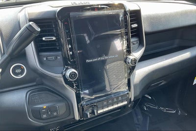 2025 RAM 2500 Tradesman Crew Cab 4x4 6'4' Box