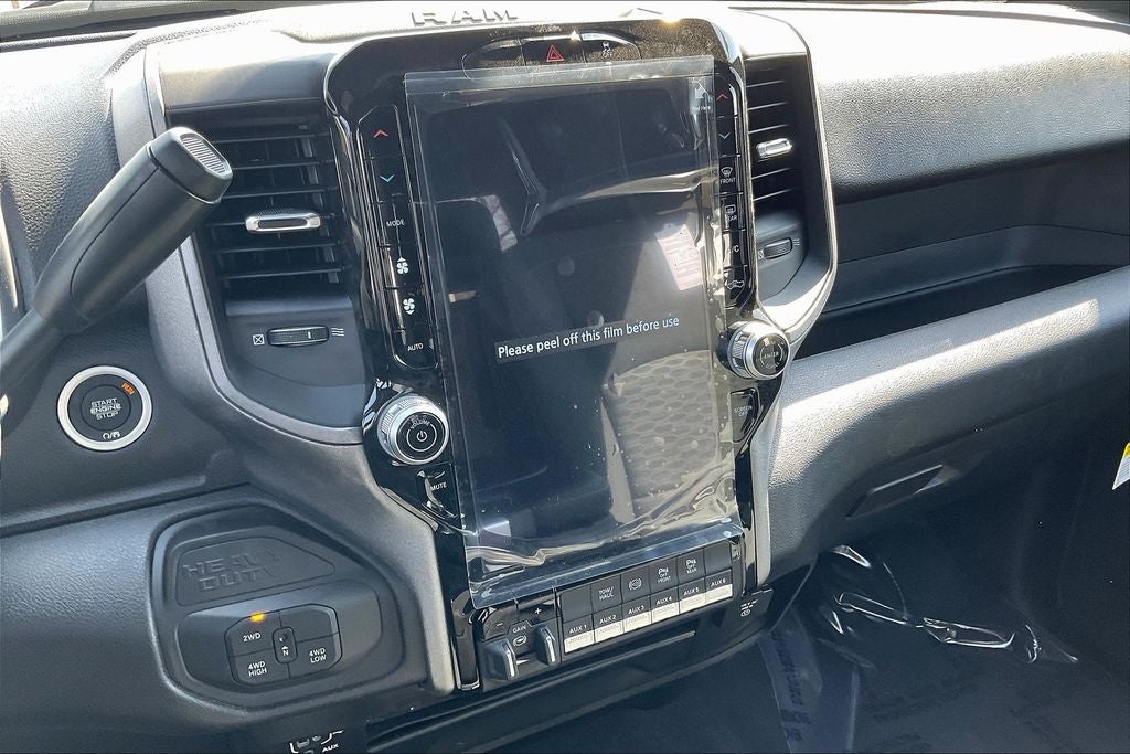 2025 RAM 2500 Tradesman Crew Cab 4x4 6'4' Box