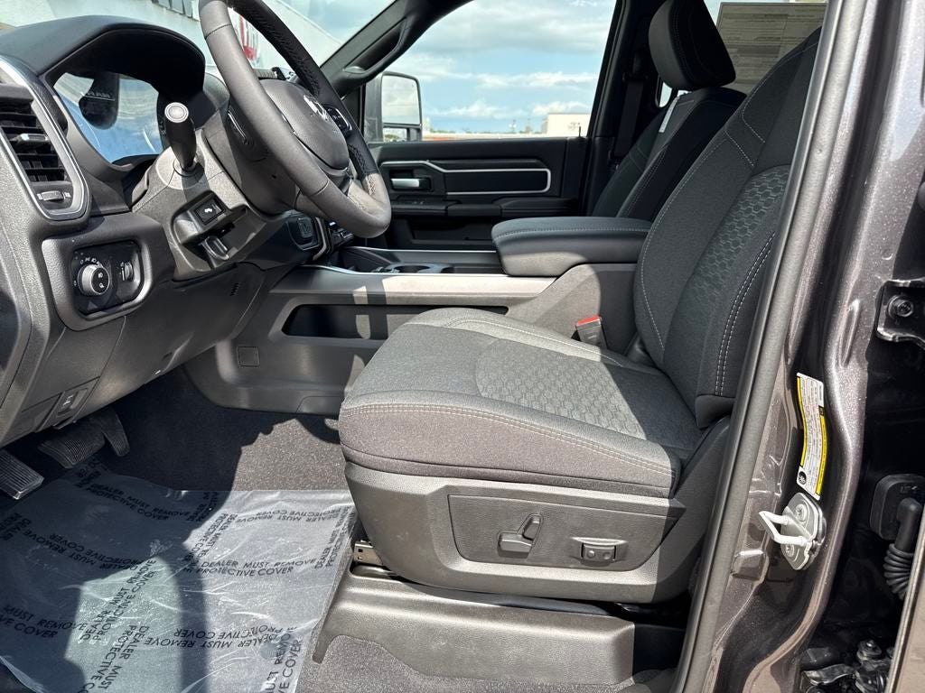 2025 RAM 2500 Big Horn Crew Cab 4x4 6'4' Box