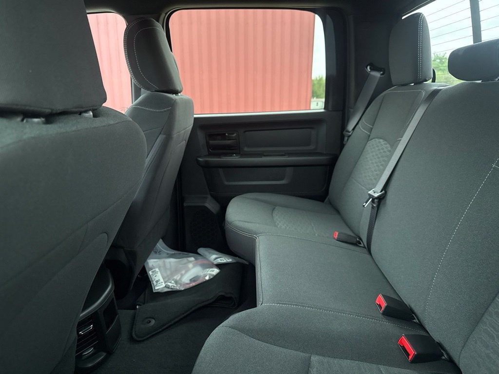 2025 RAM 2500 Tradesman Crew Cab 4x4 6'4' Box
