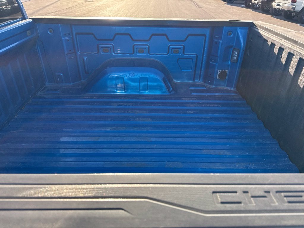 2023 Chevrolet Silverado 1500 4WD Crew Cab Short Bed Custom