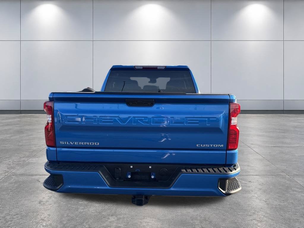 2023 Chevrolet Silverado 1500 4WD Crew Cab Short Bed Custom