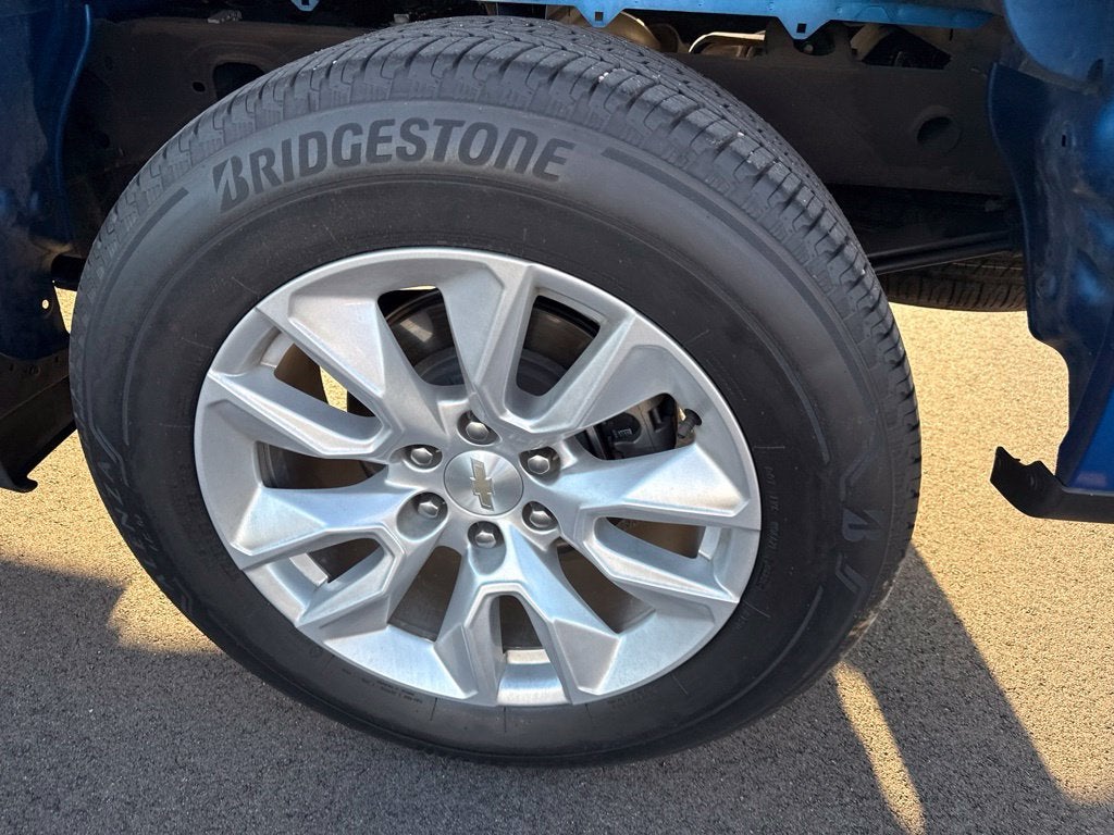 2023 Chevrolet Silverado 1500 4WD Crew Cab Short Bed Custom