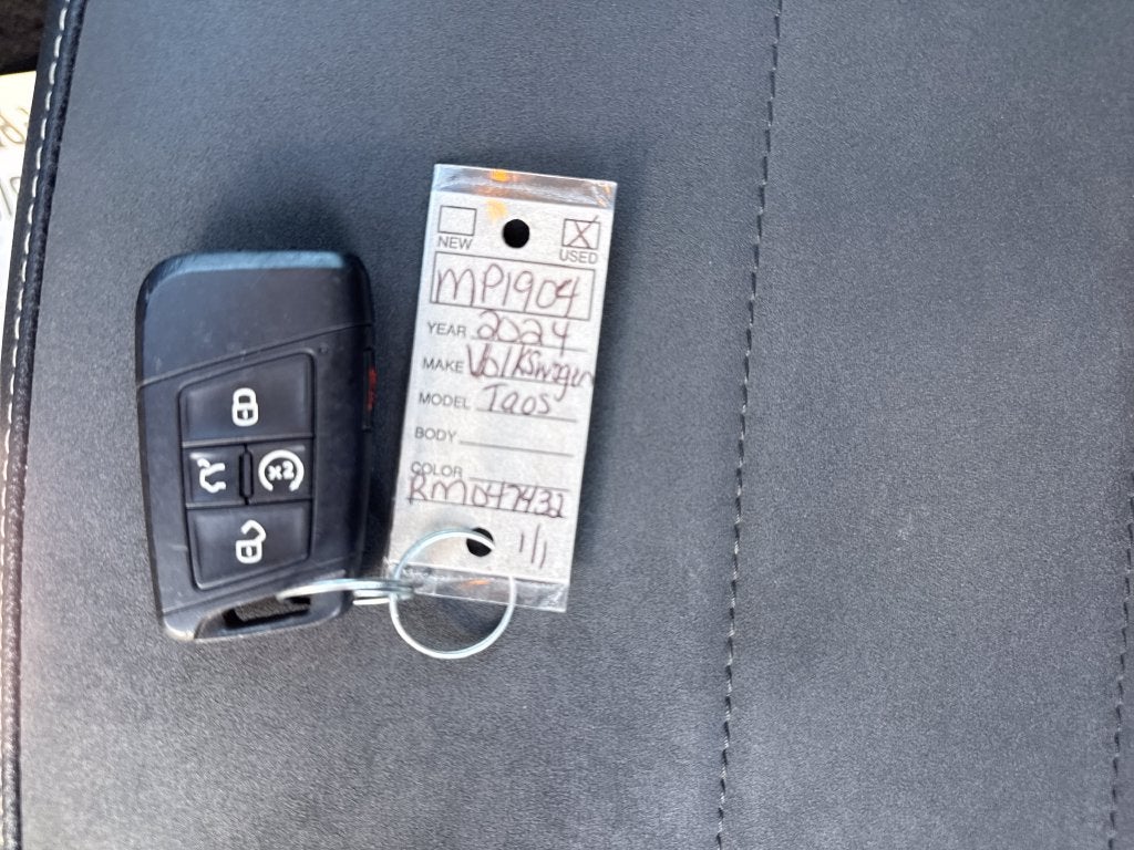 2024 Volkswagen Taos 1.5T SE