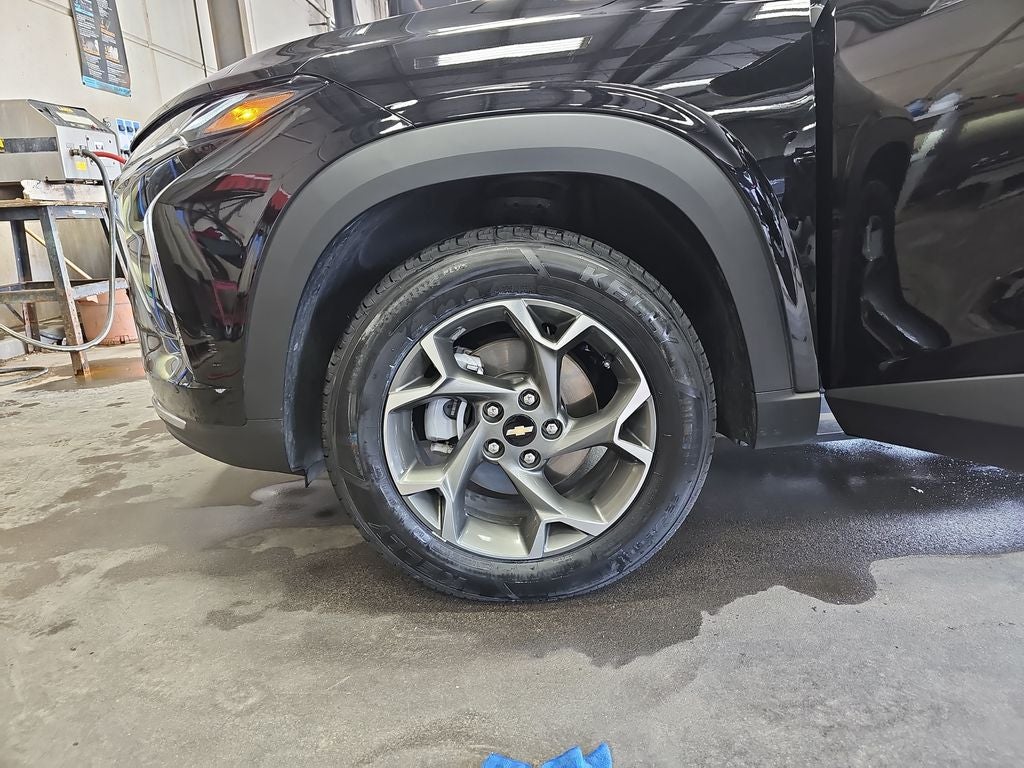 2025 Chevrolet Trax FWD LT