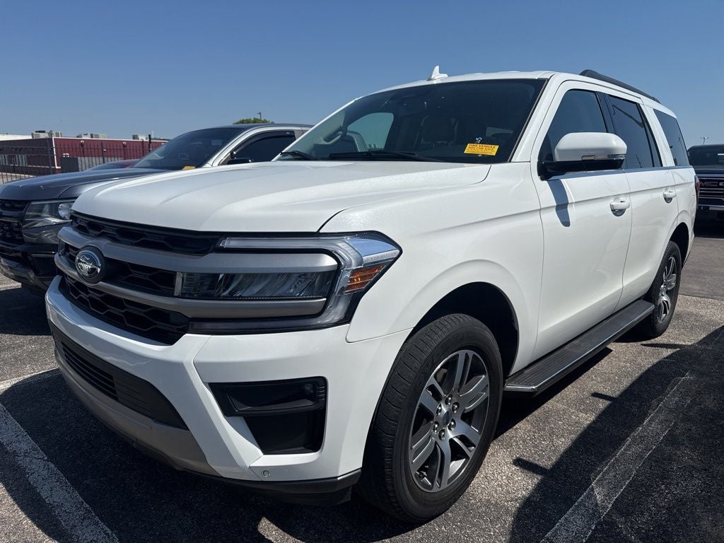 2022 Ford Expedition XLT's photo