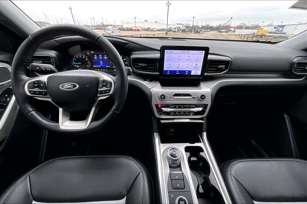 2024 Ford Explorer XLT