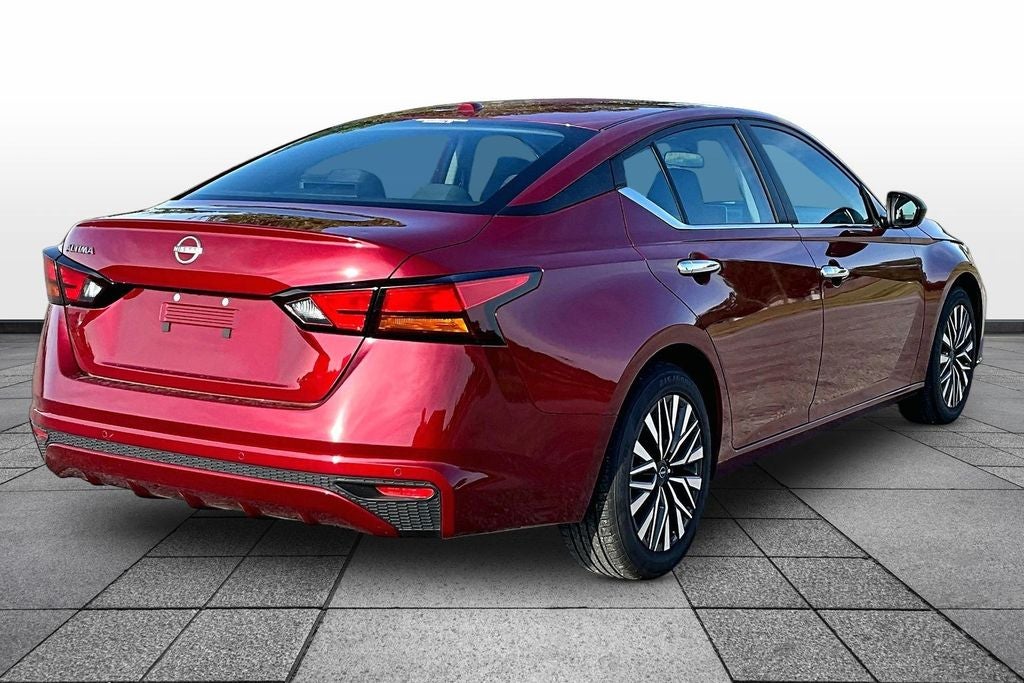 2025 Nissan Altima SV - Photo 10
