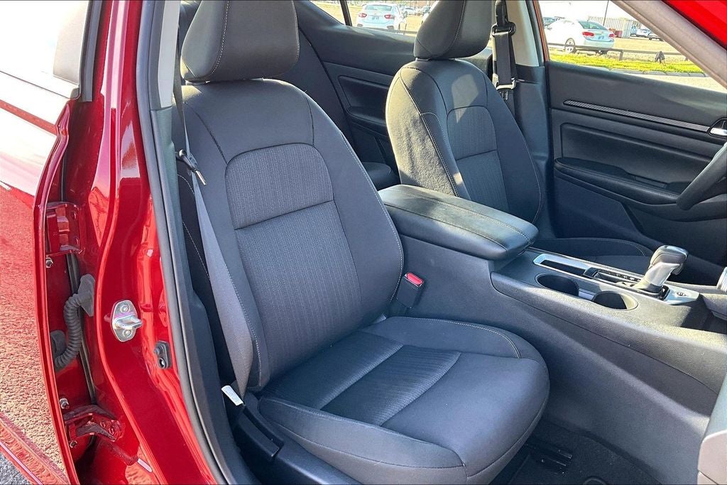 2025 Nissan Altima SV - Photo 7