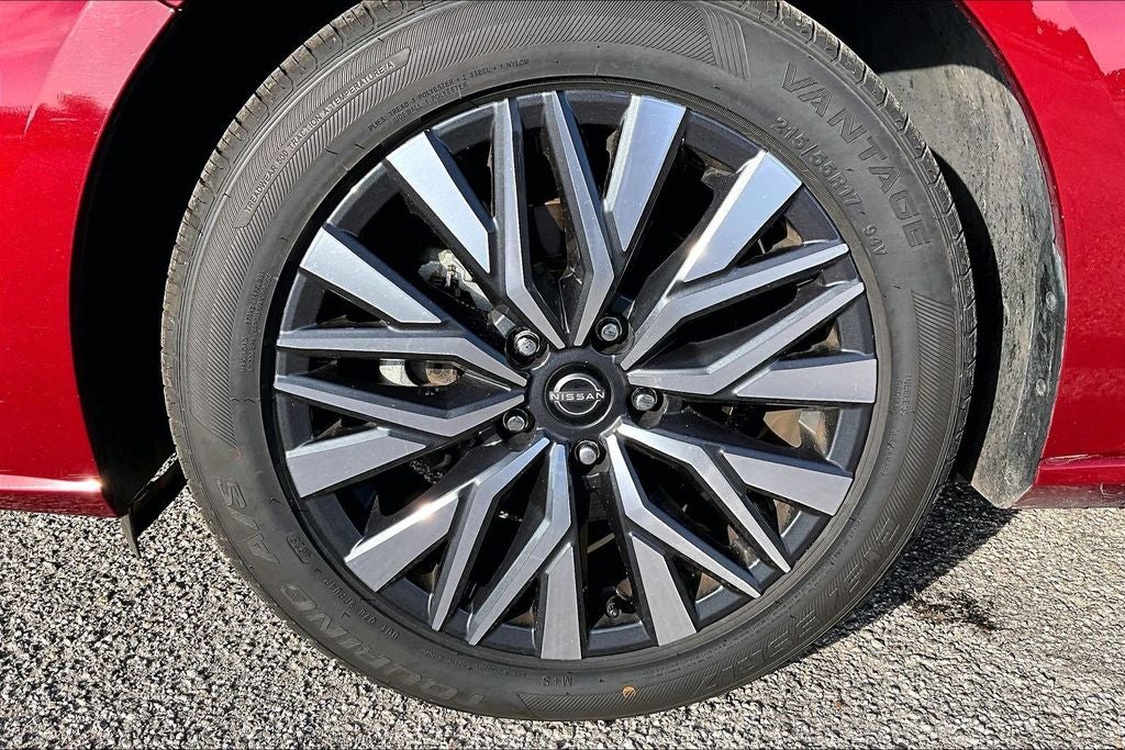 2025 Nissan Altima SV - Photo 8