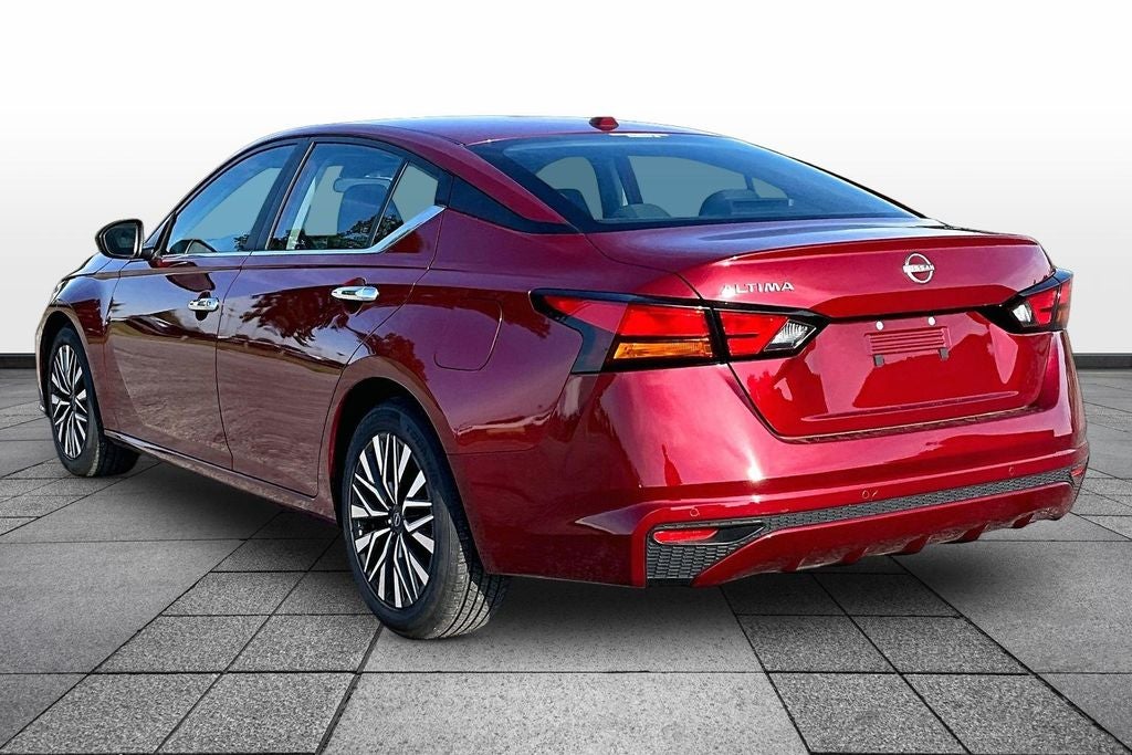 2025 Nissan Altima SV - Photo 9