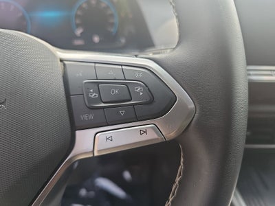 2025 Volkswagen Atlas Cross Sport 2.0T SE w/Technology
