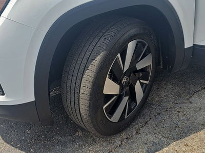 2025 Volkswagen Atlas Cross Sport 2.0T SE w/Technology
