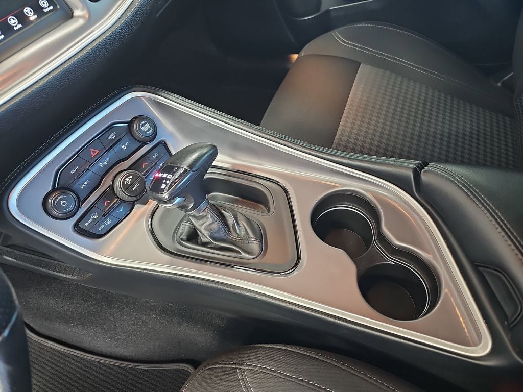 2022 Dodge Challenger SXT