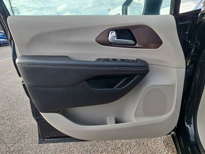 2024 Chrysler Voyager LX