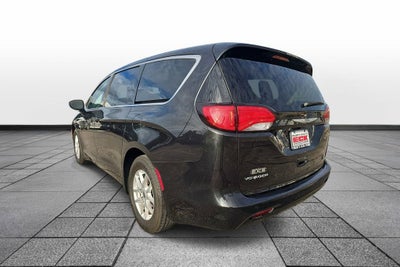 2024 Chrysler Voyager LX
