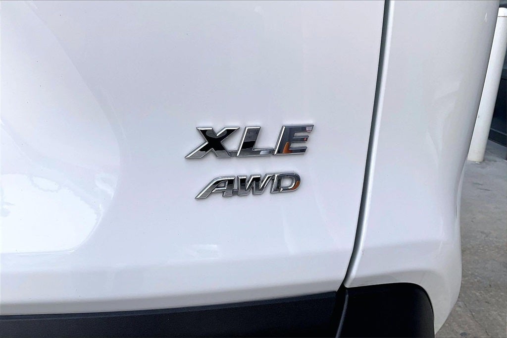 2022 Toyota RAV4 XLE