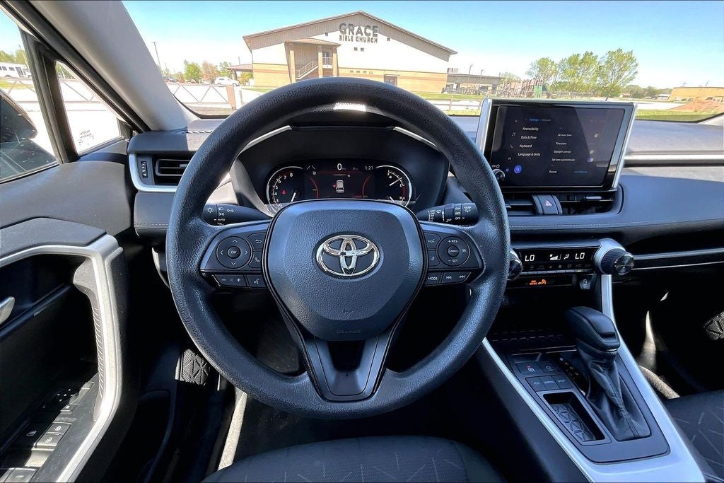 2025 Toyota RAV4 XLE