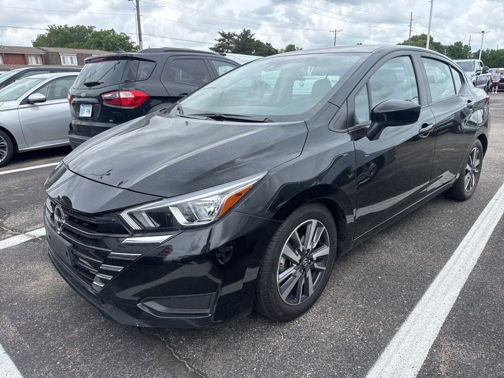 2023 Nissan Versa 1.6 SV CVT's photo