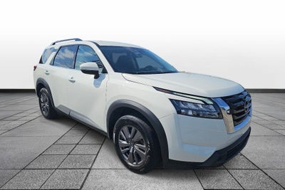 2025 Nissan Pathfinder SV