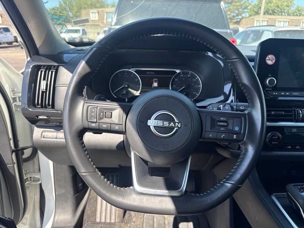 2025 Nissan Pathfinder SV