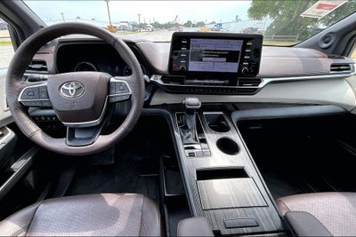 2024 Toyota Sienna Platinum 7 Passenger