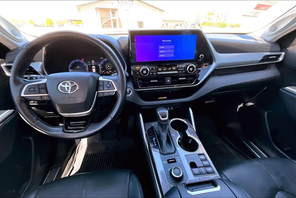 2023 Toyota Highlander Platinum