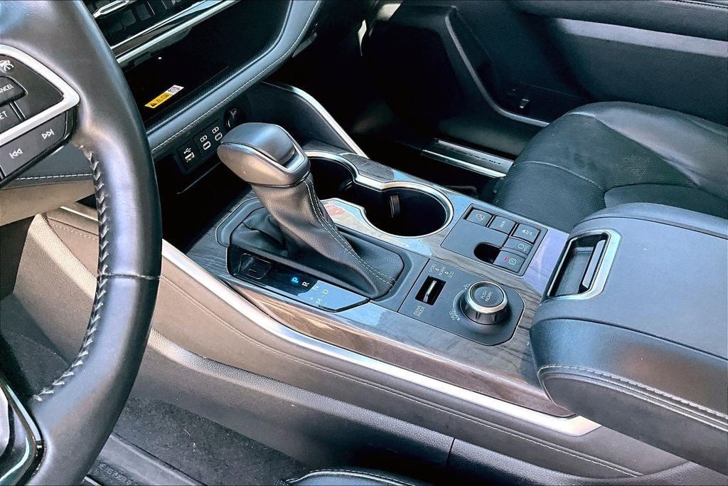 2023 Toyota Highlander Platinum