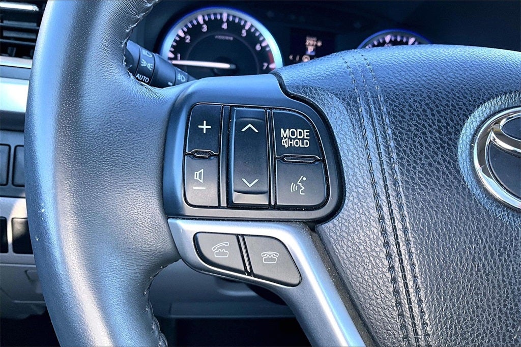 2016 Toyota Highlander XLE V6