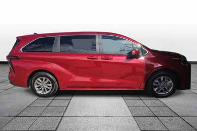 2024 Toyota Sienna LE 8 Passenger