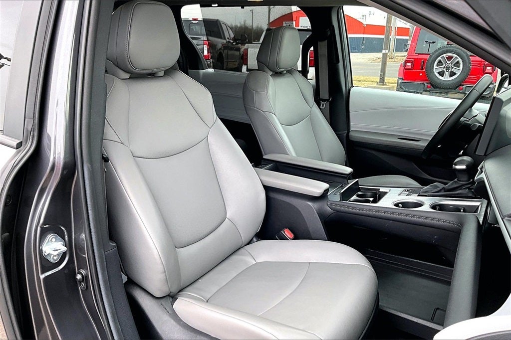 2025 Toyota Sienna XLE 7 Passenger