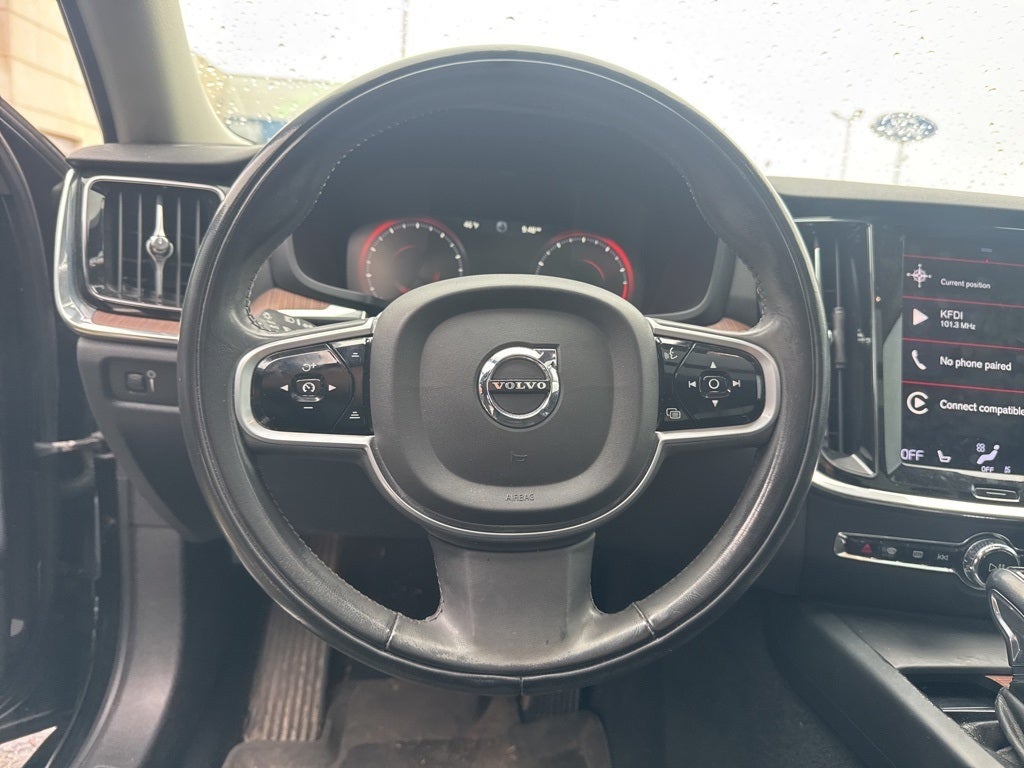 2021 Volvo S60 T6 Momentum