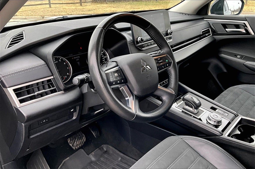 2024 Mitsubishi Outlander SE Black Edition