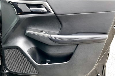 2024 Mitsubishi Outlander SE Black Edition