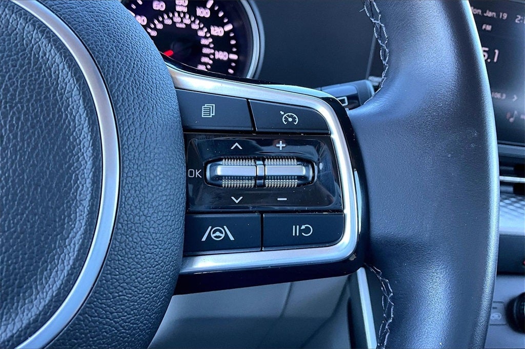 2024 Kia Carnival LX