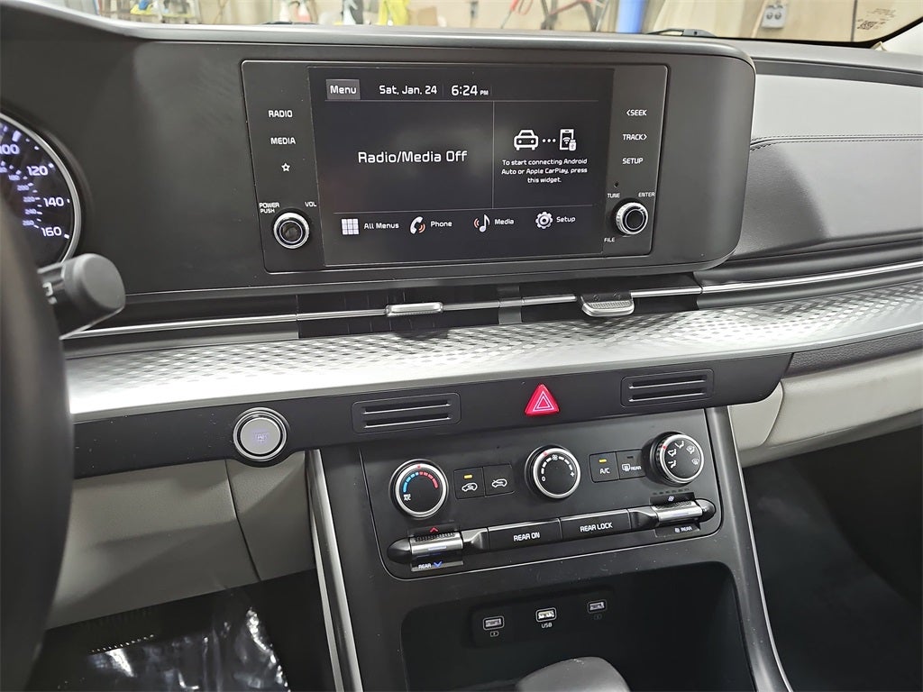 2024 Kia Carnival LX