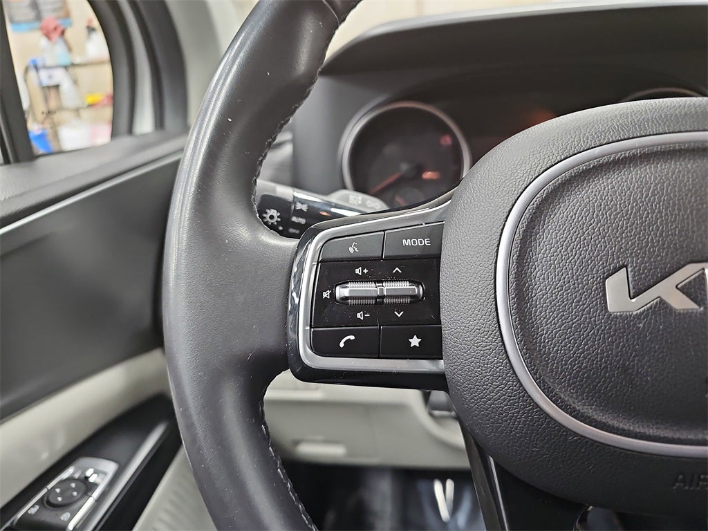 2024 Kia Carnival LX